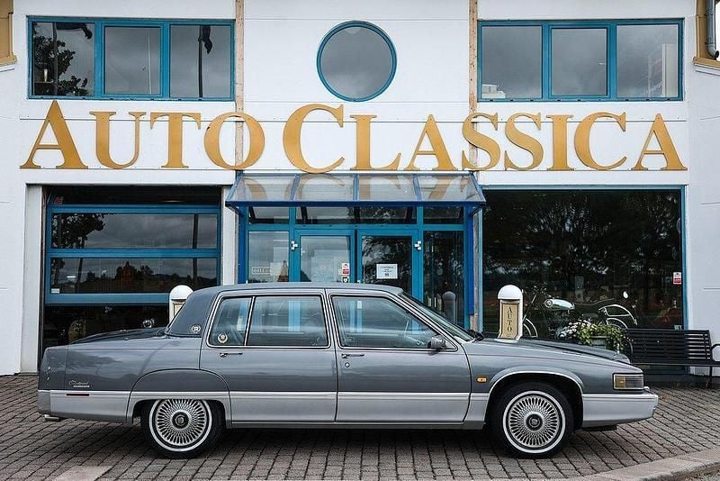 Grå Begagnad 1989 Cadillac Fleetwood Sedan | 99 000 kr - Bild 1/4