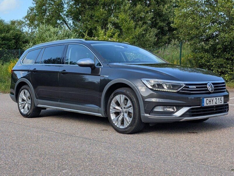 Grå Begagnad 2018 VW Passat Alltrack Kombi | 199 900 kr (Bra pris) - Bild 1/4