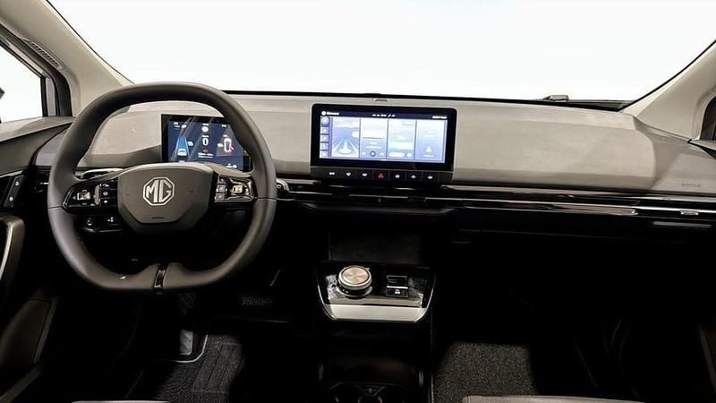 Begagnad MG MG4 EV 125 kW (170 HK) 2024 Silver Halvkombi