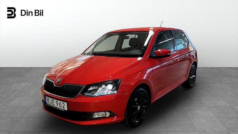 Röd (corrida red) Begagnad 2018 Skoda Fabia Style Halvkombi | 119 900 kr (Marknadspris) - Bild 1/4