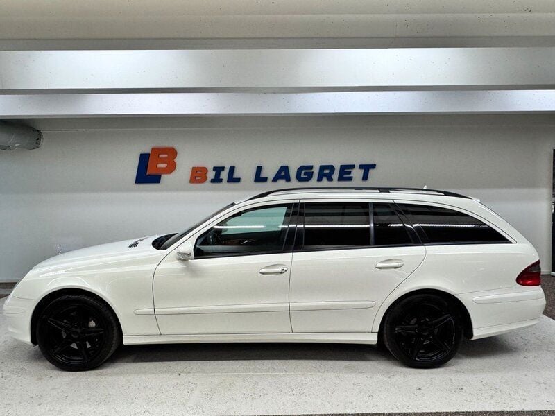 Vit Begagnad 2009 Mercedes E200 Kombi | 64 900 kr (Bra pris) - Bild 1/4