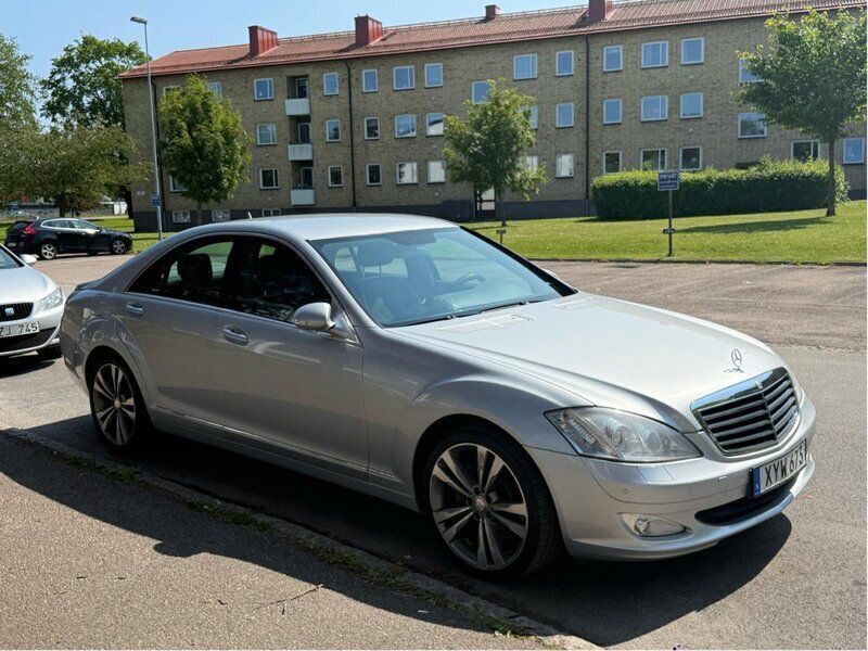 Silver Begagnad 2006 Mercedes S350 Sedan | 72 000 kr (Marknadspris) - Bild 1/4