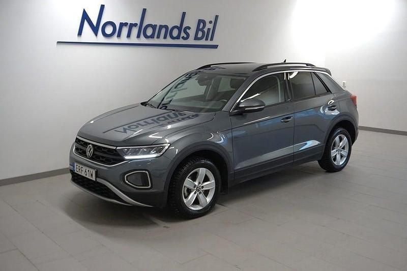 Indium grey metallic Begagnad 2024 VW T-Roc SUV | 269 900 kr (Marknadspris) - Bild 1/4