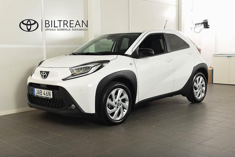 Begagnad Toyota Aygo X Comfort 72 HK (52 kW) 2022 Vit SUV