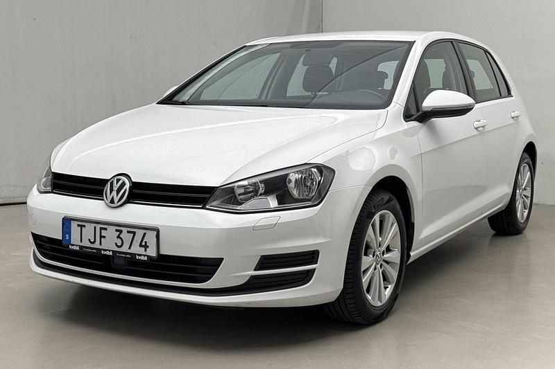 Vit Begagnad 2015 VW Golf VII | 116 000 kr (Marknadspris) - Bild 1/4