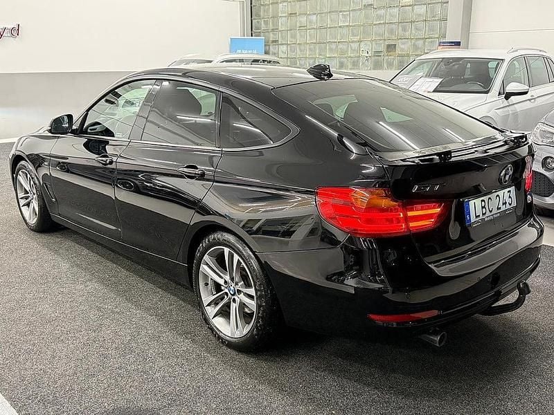 Begagnad BMW 320 Gran Turismo Sport Line 184 HK (135 kW) 2013 Svart Halvkombi
