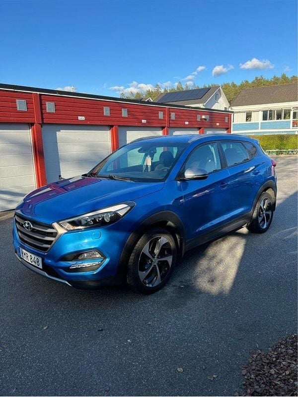 Blå Begagnad 2018 Hyundai Tucson SUV | 174 900 kr (Bra pris) - Bild 1/4