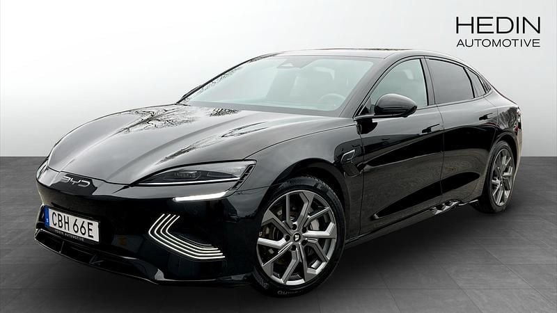 Svart Begagnad 2025 BYD Seal Sedan | 499 900 kr - Bild 1/4