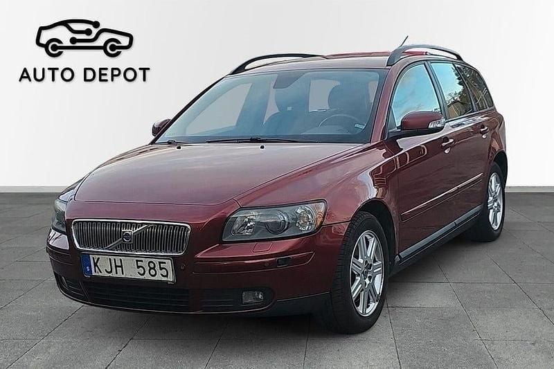 Röd Begagnad 2006 Volvo V50 Momentum Kombi | 29 900 kr (Marknadspris) - Bild 1/4