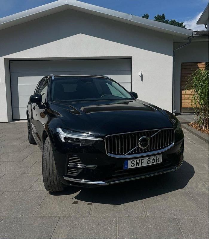 Svart Begagnad 2022 Volvo XC60 Inscription SUV | 365 000 kr (Superpris) - Bild 1/4