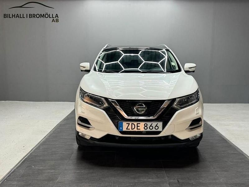 Vit Begagnad 2018 Nissan Qashqai SUV | 149 900 kr (Dyr) - Bild 1/4