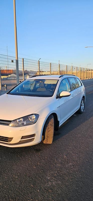 Begagnad VW Golf VII 110 HK (80 kW) 2017
