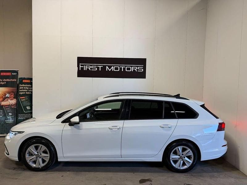 Begagnad VW Golf VIII 116 HK (85 kW) 2022 Vit Kombi