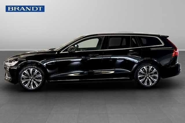 Begagnad Volvo V60 252 HK (185 kW) 2023 Svart Kombi