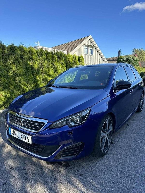 Blå Begagnad 2015 Peugeot 308 GT Kombi | 87 900 kr (Marknadspris) - Bild 1/4