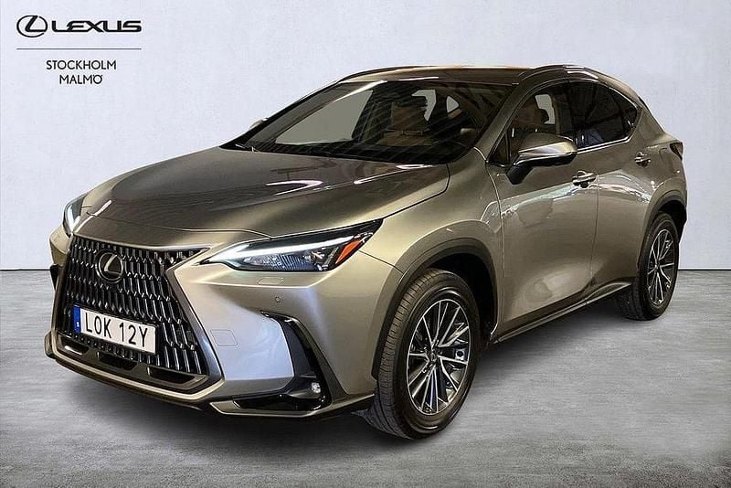 Grå Begagnad 2023 Lexus NX350h Executive Line SUV | 489 000 kr (Bra pris) - Bild 1/4