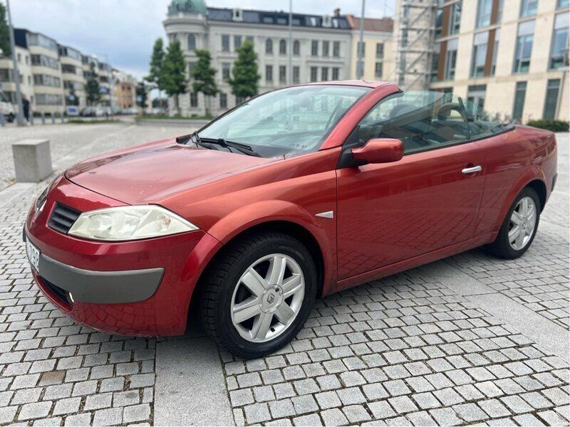 Röd Begagnad 2004 Renault Mégane Cabriolet Cab | 24 900 kr (Bra pris) - Bild 1/4