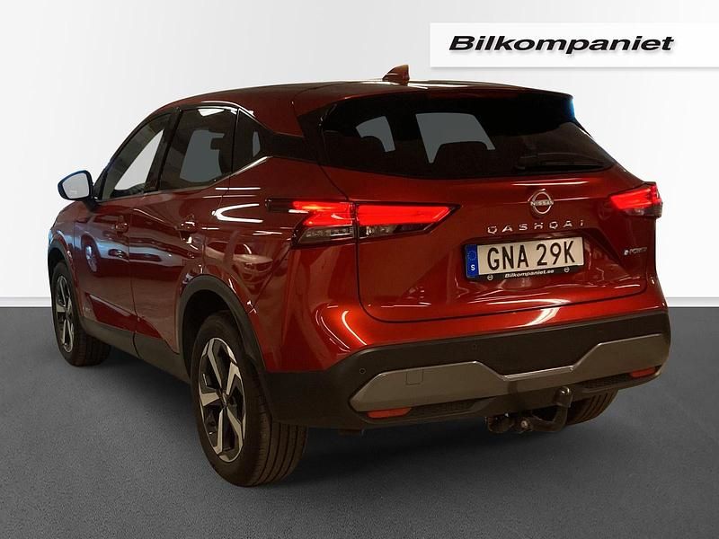 Begagnad Nissan Qashqai N-Connecta 192 HK (141 kW) 2023 Röd SUV
