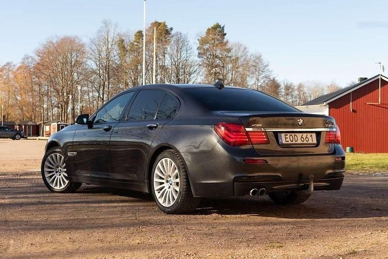 Begagnad BMW 730 M Sport 259 HK (190 kW) 2014 Svart Sedan