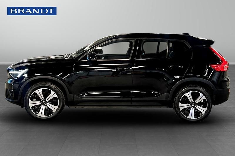 Begagnad Volvo XC40 Single Motor 175 kW (238 HK) 2023 Svart SUV