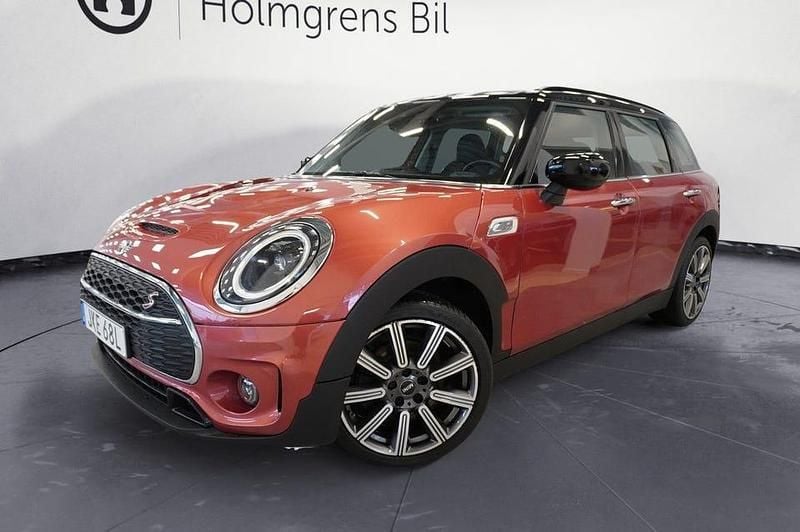 Röd (indian red metallic) Begagnad 2022 Mini Cooper Clubman Kombi | 299 500 kr (Bra pris) - Bild 1/4
