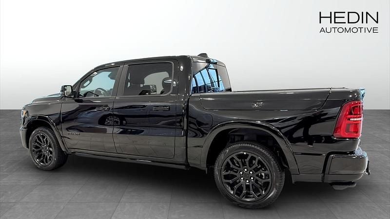 Ny RAM 1500 2025 Svart Pickup