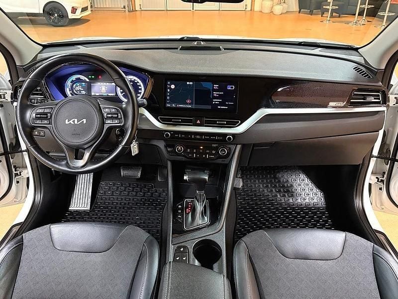 Begagnad Kia Niro Advance 141 HK (103 kW) 2021 Vit SUV
