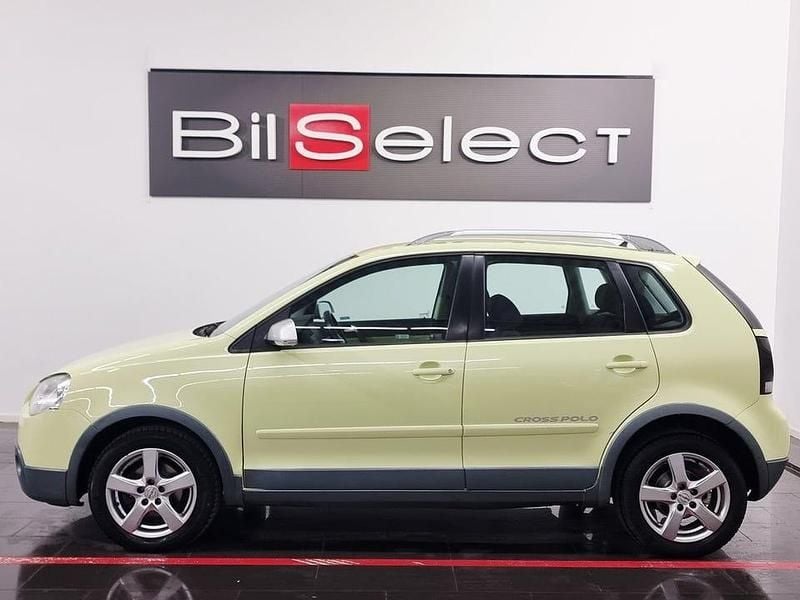 Begagnad VW Polo 75 HK (55 kW) 2007 Grön Halvkombi