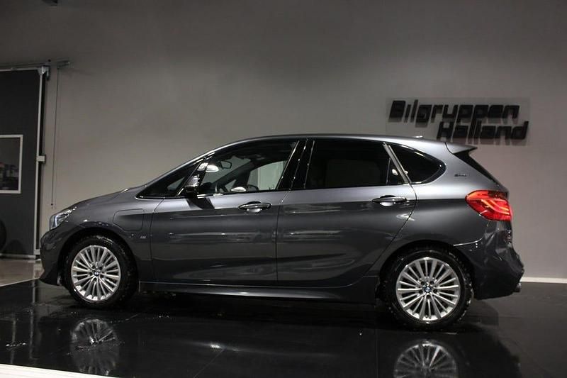 Begagnad BMW 225 Active Tourer M Sport 224 HK (164 kW) 2019 Mineral grå metallic Minibuss