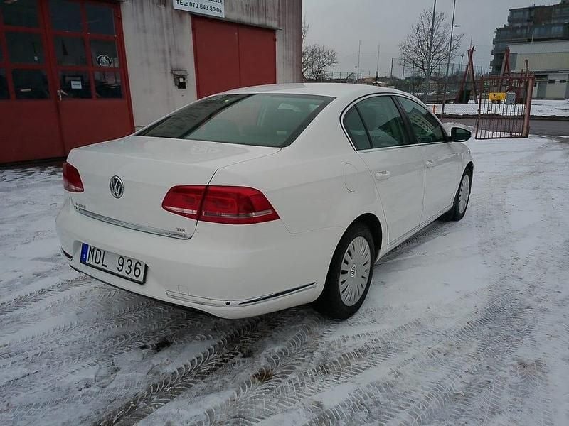 Begagnad VW Passat 105 HK (77 kW) 2011 Vit Sedan