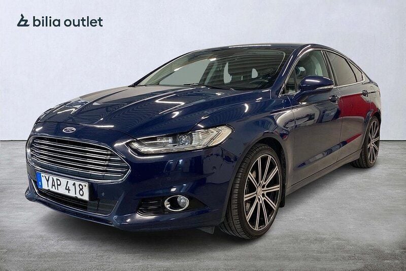 Mörkblå (mblå) Begagnad 2015 Ford Mondeo Sedan | 109 000 kr (Superpris) - Bild 1/4