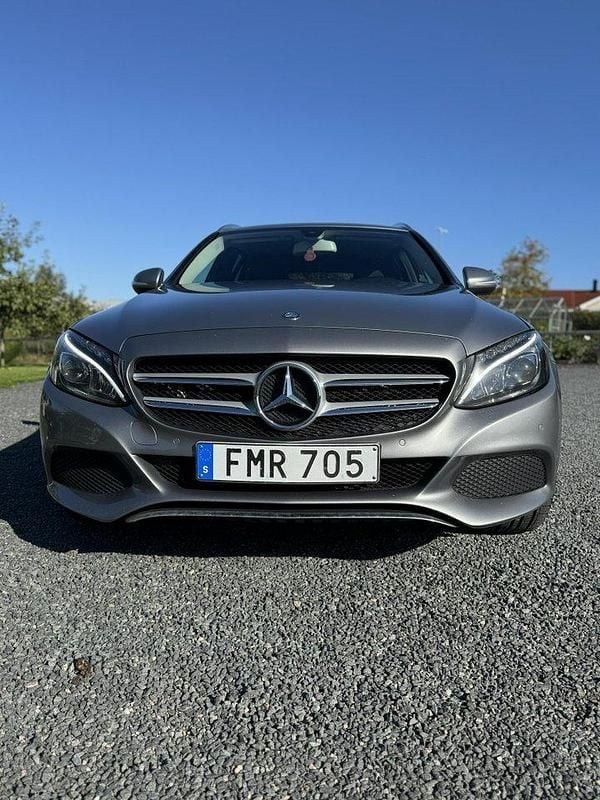 Silver Begagnad 2015 Mercedes C250 Avantgarde Kombi | 159 900 kr (Marknadspris) - Bild 1/4