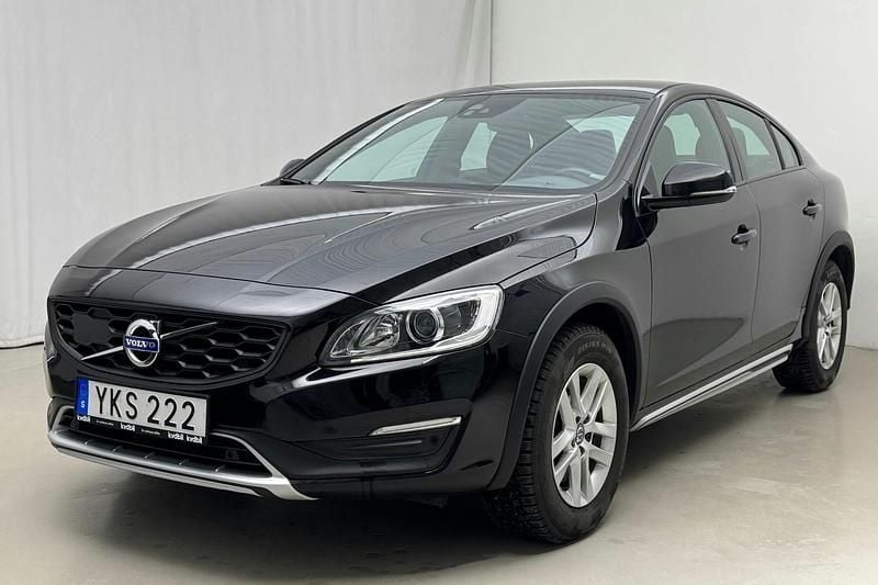 Svart Begagnad 2017 Volvo S60 CC Summum Sedan | 214 000 kr (Bra pris) - Bild 1/4