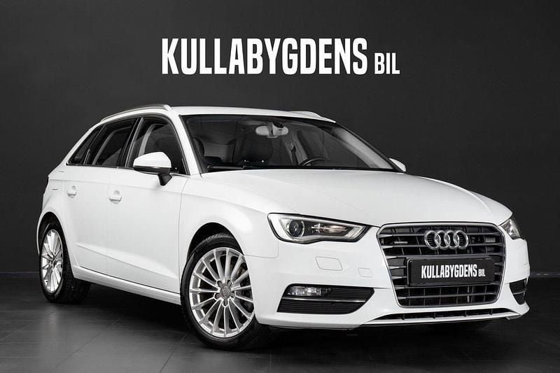 Vit Begagnad 2015 Audi A3 Ambition Halvkombi | 149 000 kr (Marknadspris) - Bild 1/4