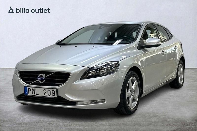 Silver Begagnad 2013 Volvo V40 Kinetic Kombi | 164 900 kr (Marknadspris) - Bild 1/3