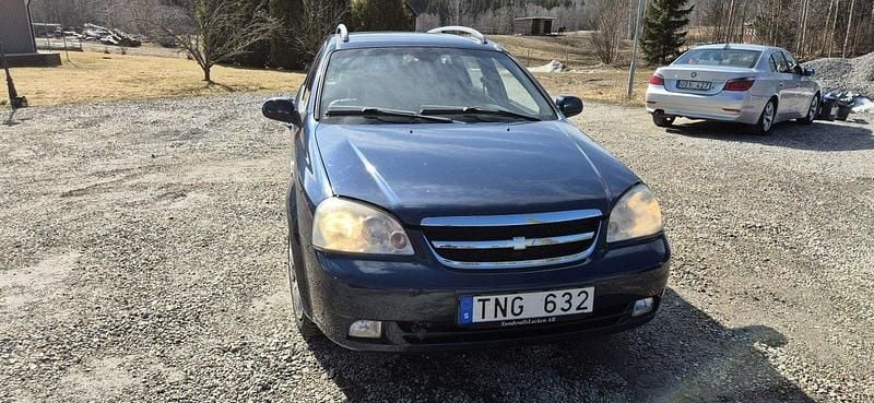 Blå Begagnad 2007 Chevrolet Nubira Kombi | 10 000 kr (Superpris) - Bild 1/4