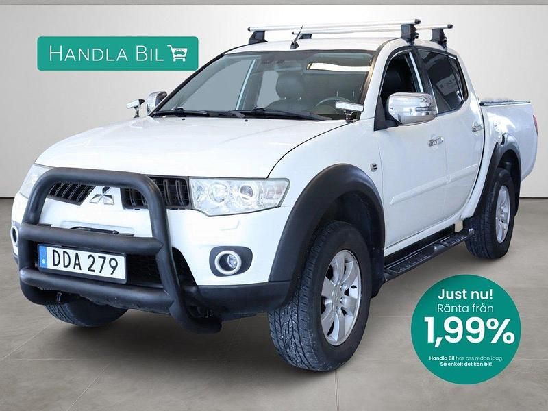 Vit Begagnad 2014 Mitsubishi L200 Pickup | 169 900 kr (Dyr) - Bild 1/4