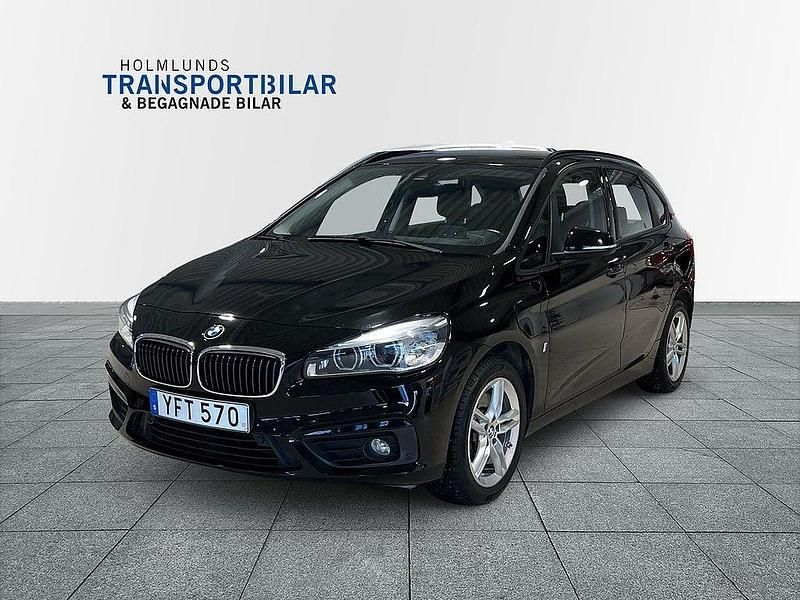 Svart Begagnad 2016 BMW 225 Advantage Kombi | 159 900 kr - Bild 1/4