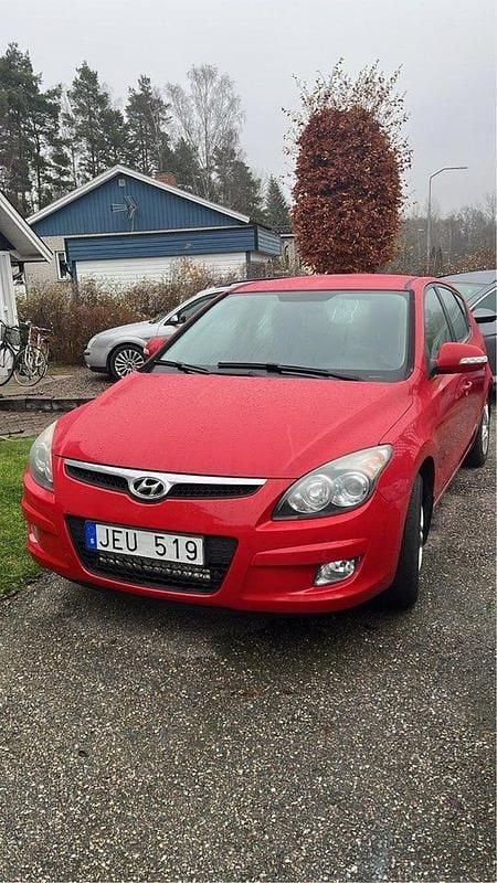 Begagnad 2009 Hyundai i30 Halvkombi | 38 000 kr (Marknadspris) - Bild 1/4