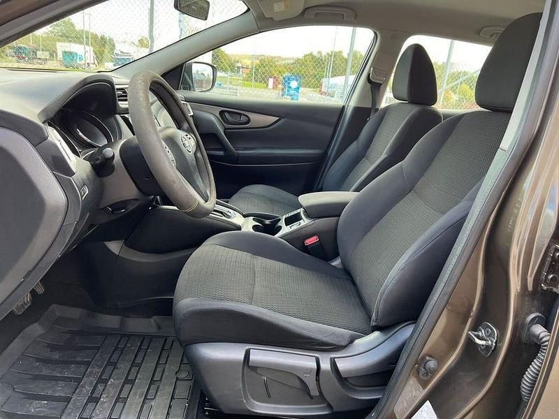 Begagnad Nissan Qashqai 116 HK (85 kW) 2015 Brun SUV