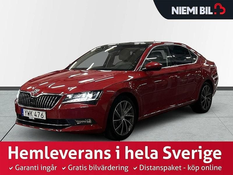 Röd Begagnad 2017 Skoda Superb LAURIN & KLEMENT Halvkombi | 289 900 kr (Marknadspris) - Bild 1/3