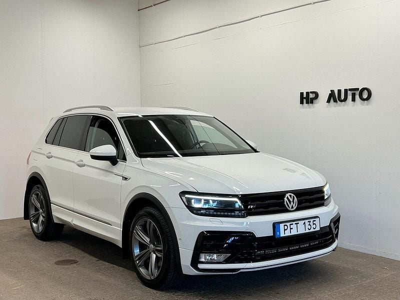 Vit Begagnad 2017 VW Tiguan R-line SUV | 219 900 kr (Marknadspris) - Bild 1/4