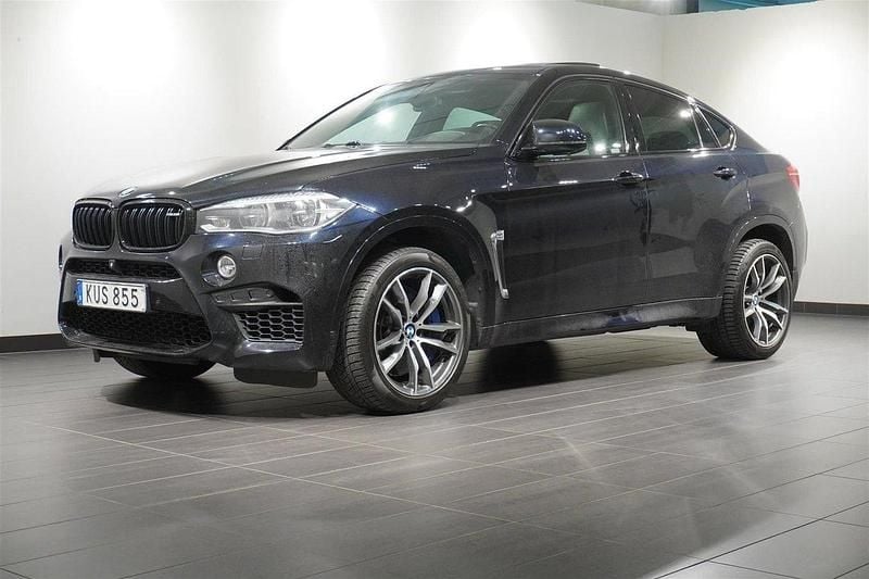 Svart (carbon svart metallic) Begagnad 2015 BMW X6 M SUV | 489 500 kr - Bild 1/4