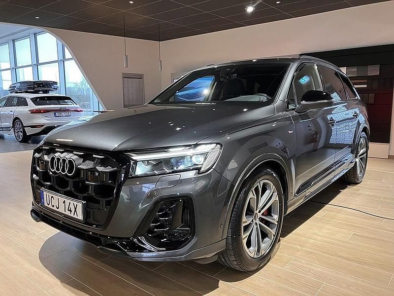 Grå Ny 2026 Audi Q7 SUV | 936 700 kr - Bild 1/4