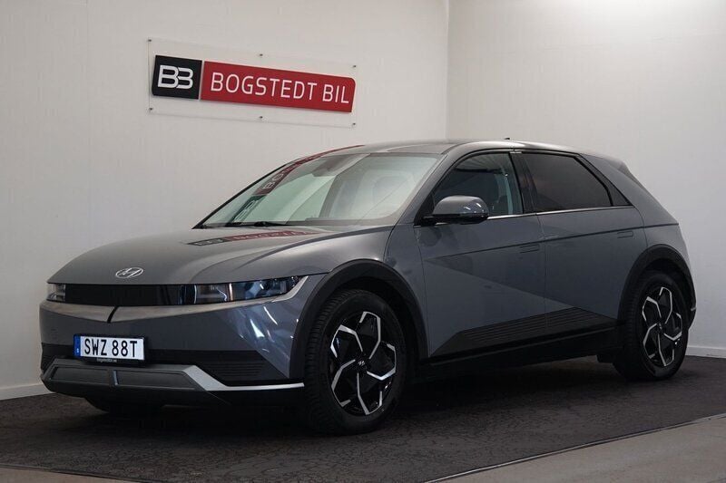 Grå Begagnad 2022 Hyundai Ioniq 5 Essential SUV | 359 000 kr - Bild 1/4