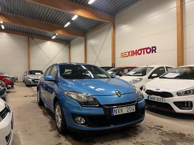 Begagnad Renault Mégane III 116 HK (85 kW) 2013 Mörkblå Halvkombi