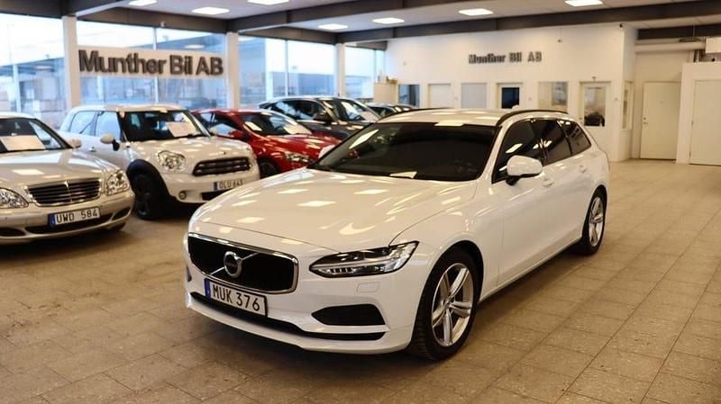 Begagnad Volvo V90 Kinetic 190 HK (139 kW) 2018 Vit Kombi