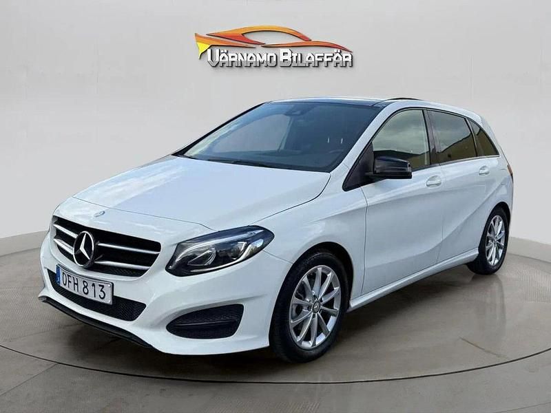 Vit Begagnad 2017 Mercedes B180 Urban Minibuss | 154 900 kr (Lite dyr) - Bild 1/4