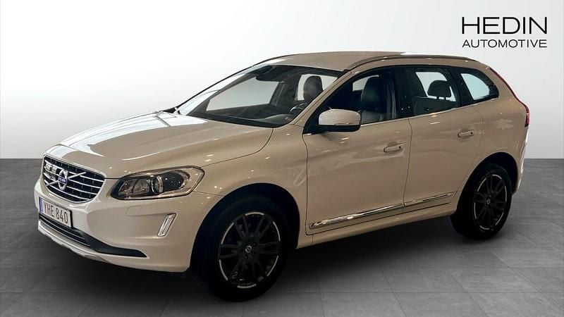 Vit (white) Begagnad 2016 Volvo XC60 SUV | 249 000 kr (Lite dyr) - Bild 1/4