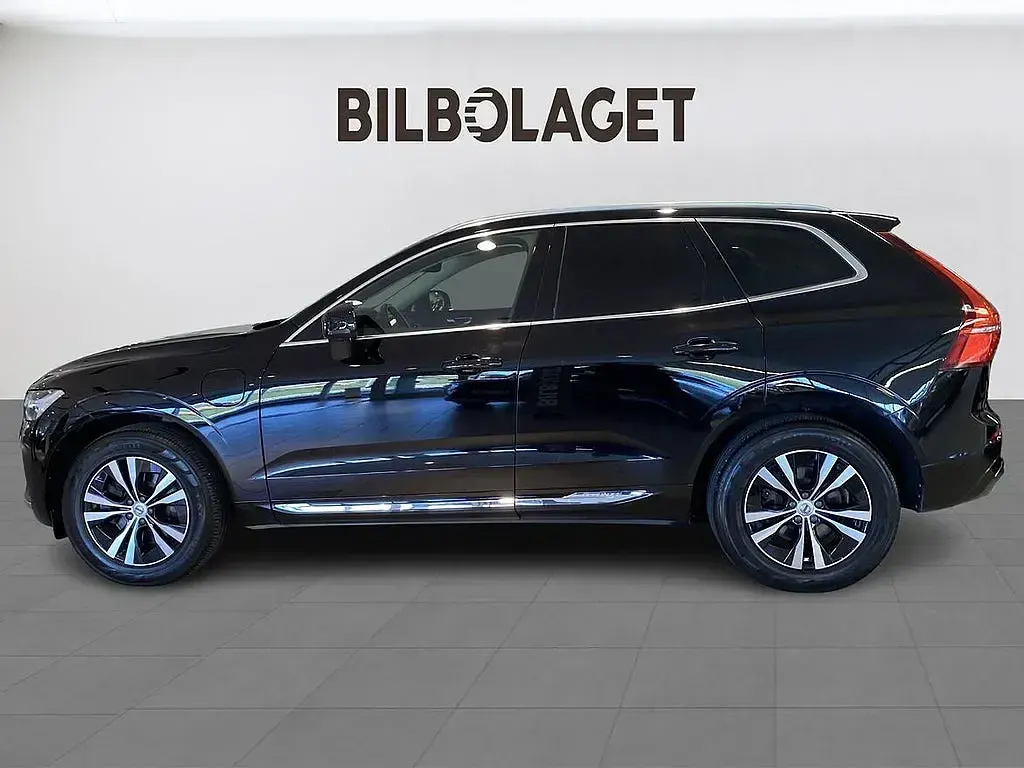 Begagnad Volvo XC60 Core 253 HK (2022) i , BOLLNÄS - 369 800 kr | AutoUncle